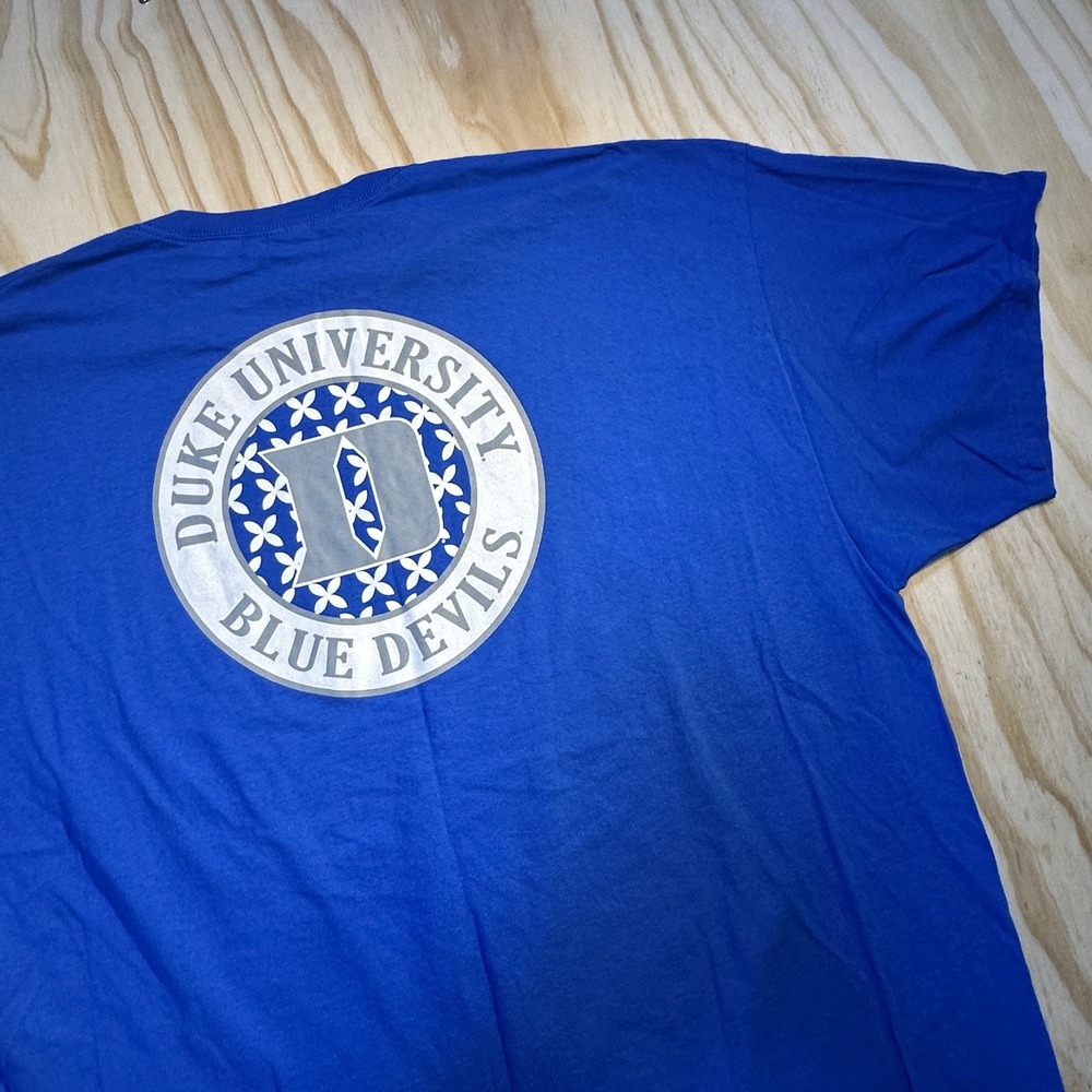 Gildan Duke University Blue Devils Men's L Blue Graphic T-Shirt NCAA Basketball